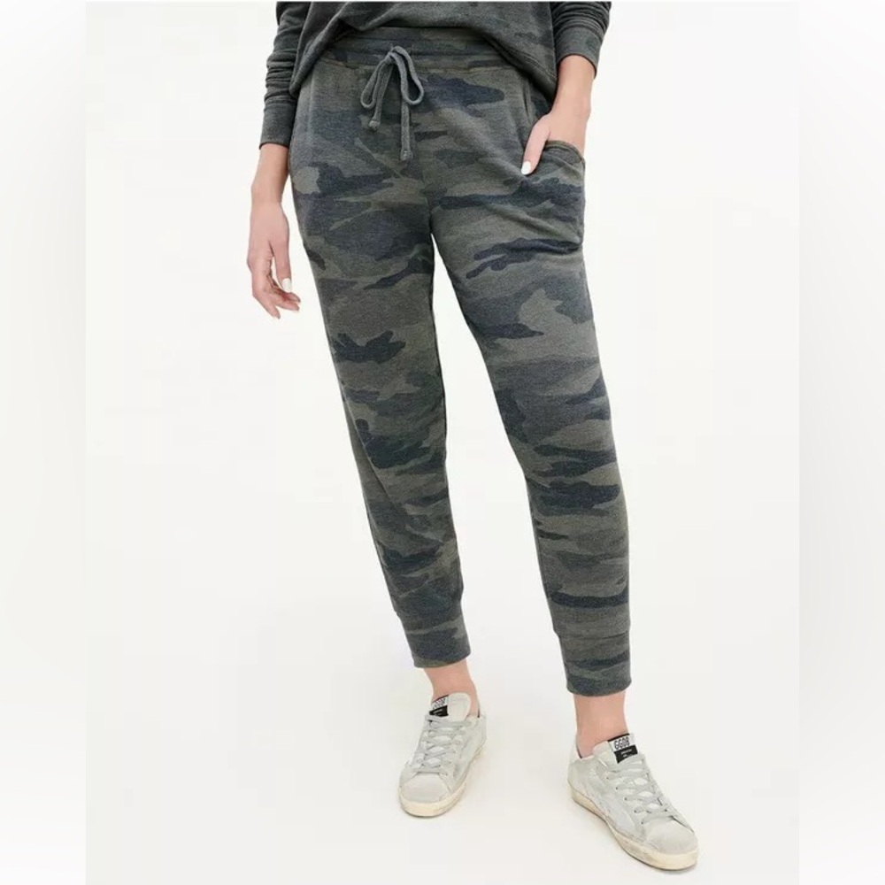 SPLENDID Supersoft Camo Jogger Slim-fit Drawstring Sweatpant Olive Branch Size M